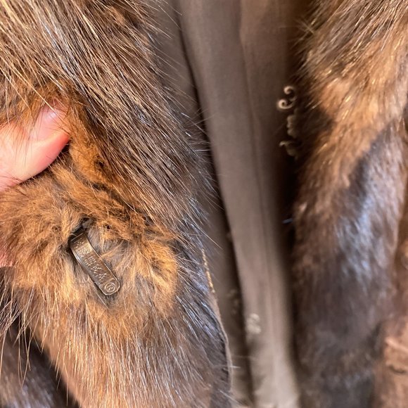 Harry's Furs Toronto - Real Fur Coat Beautiful Condition Size M - Picture 8 of 12